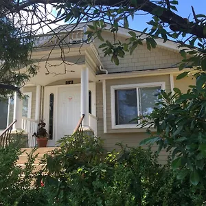 *** Guest house Cozy Bedrooms Canada