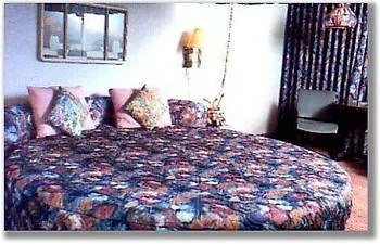 Motel Falls Inn Near Casino Niagara By Oyo Canada